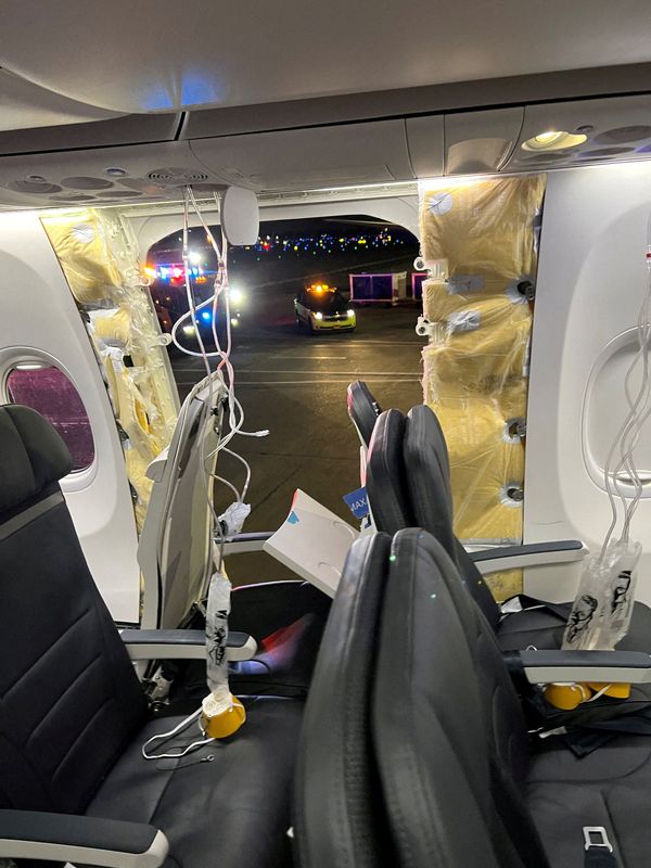 Mid-air blowout puts Boeing back in the hot seat