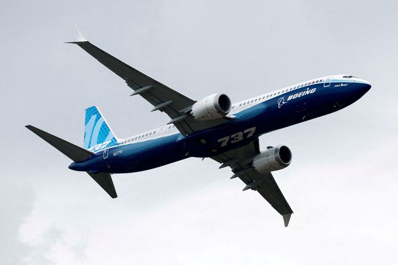 Boeing hits 2023 jet delivery goal but lags Airbus