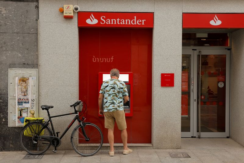Spain's High Court annuls $100 million in fines for four big Spanish banks