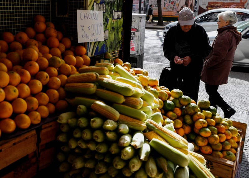 Argentina annual inflation tops 211%, highest since early 90s