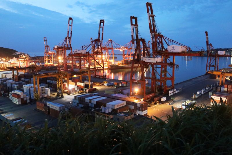 Taiwan Dec export orders in worst fall in 6 months, outlook poor
