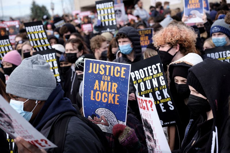 Minnesota judge approved 'no-knock' search that killed Amir Locke to protect officers -document
