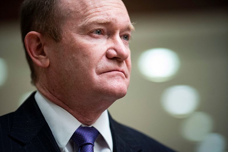 Key U.S. senator backs more than $10 billion to handle Ukraine crisis