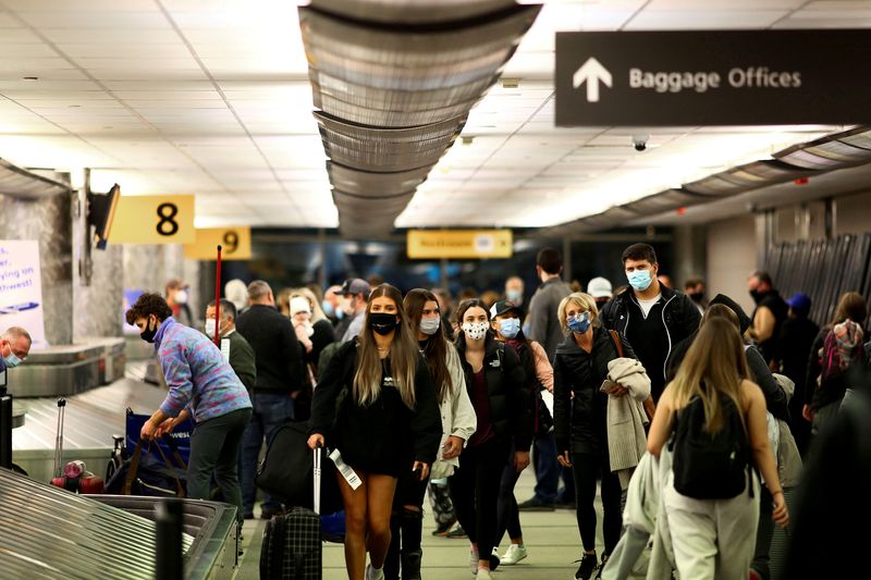 U.S. to extend international minimum flight requirement waivers over COVID
