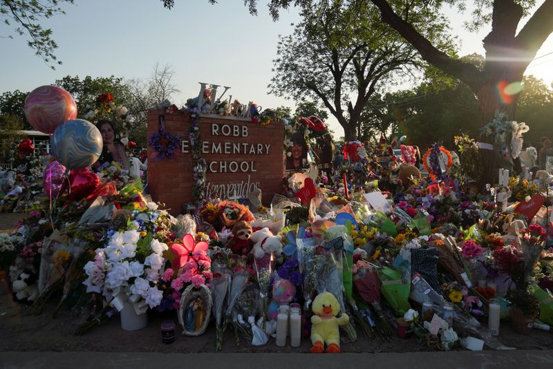 Texas governor urges lawmakers to examine school safety after shooting