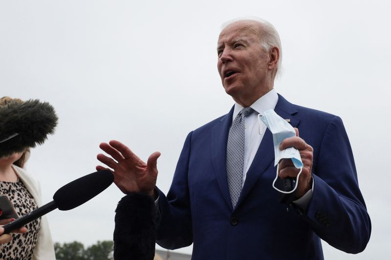 Biden's approval falls in third straight week, nears record low -Reuters/Ipsos
