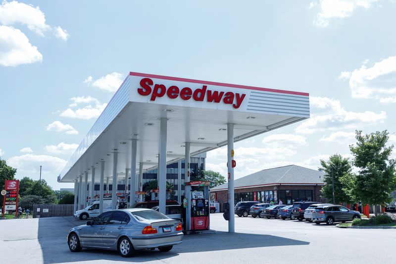 Man Threatens Gas Station Employee with Gun