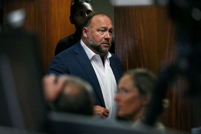 Alex Jones derailed Sandy Hook parents' grieving, therapist for victim's family says