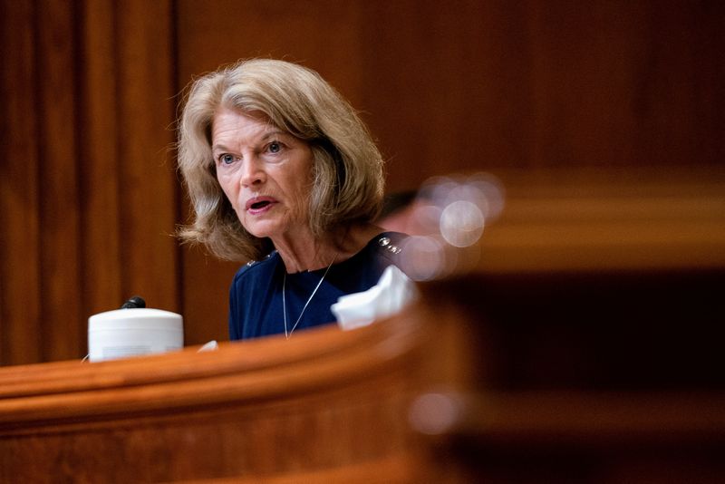 U.S. Sen. Murkowski, Trump-backed opponent secure enough votes to face off in November