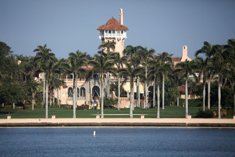 U.S. judge says he leans toward releasing some evidence for Trump search