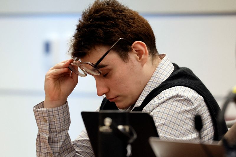 Defense urges Florida jury to spare life of Parkland school shooter