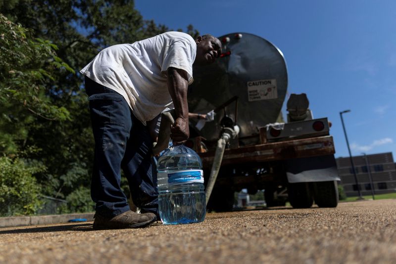 Biden pledges support as Mississippi's capital still without drinking water