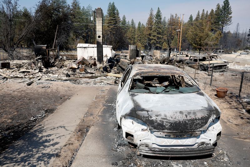 Fast-moving California wildfire prompts evacuations of thousands of residents