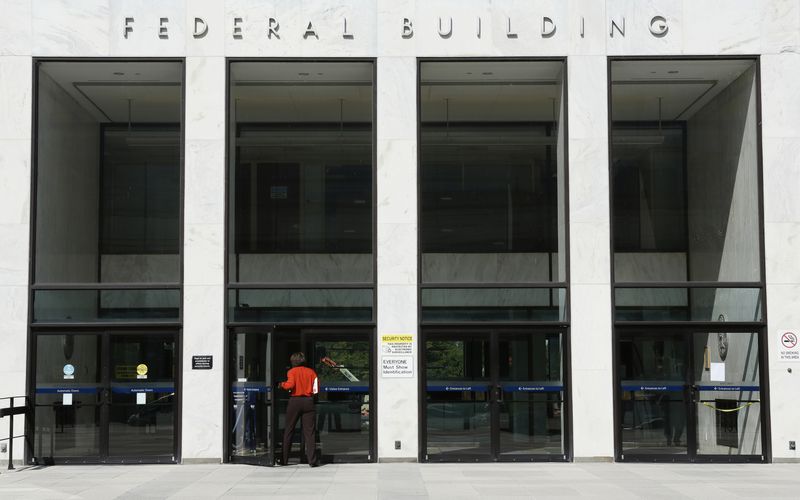 U.S. awards $75 million loan to California county to extend high occupancy vehicle lanes