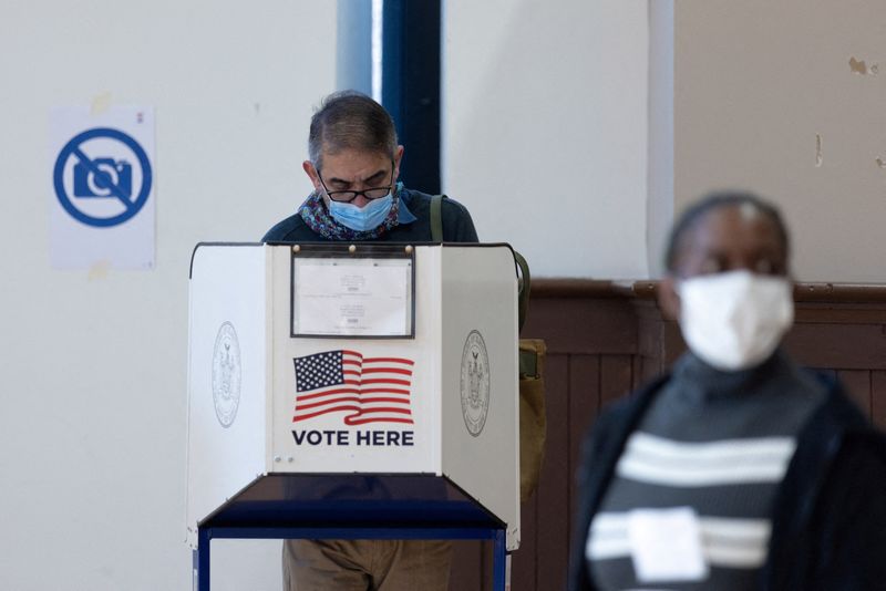 Explainer-U.S. midterm elections: How America casts and counts its votes