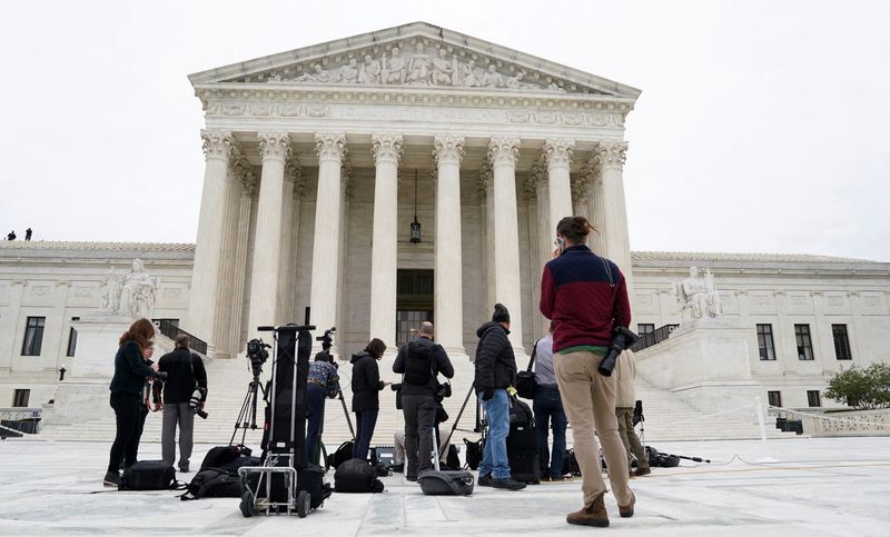 U.S. Supreme Court rejects challenge to Republican-drawn Texas electoral district