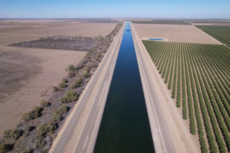 U.S. warns California cities to prepare for fourth year of drought