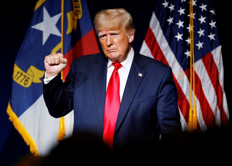 Manhattan district attorney hires senior lawyer who has probed Trump