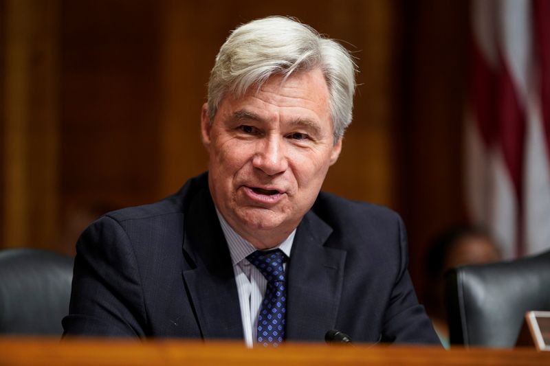 Anti-corruption groups, White House back money laundering bill in Congress