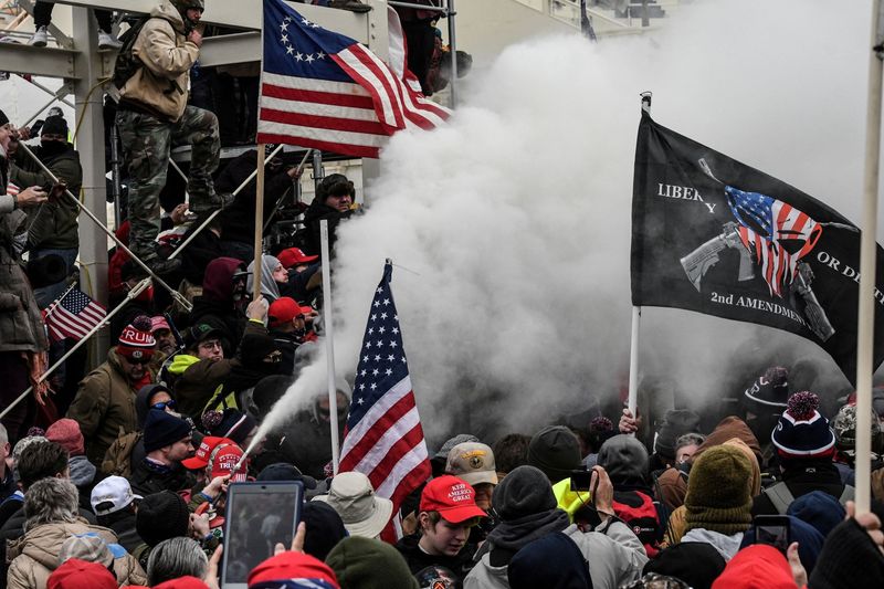 In rare mistake, prosecutors seek dismissal of charges against Capitol riot defendant