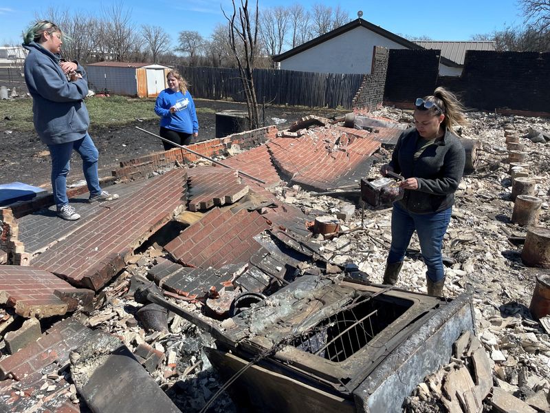 Texas wildfires destroy 86 homes and most of small town - Dallas Morning News