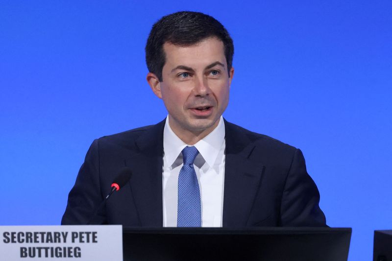 U.S. to offer funds of $2.9 billion for major infrastructure projects