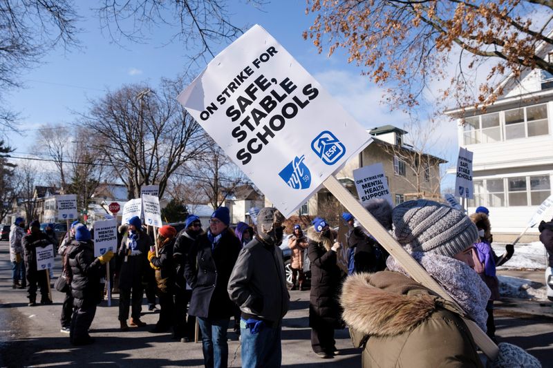 Minneapolis teachers reach tentative deal to end weeks-long strike