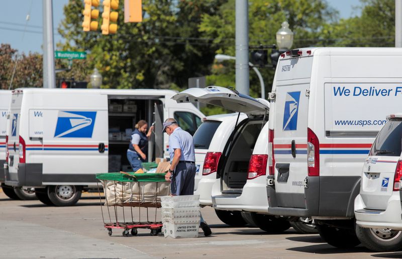 Two Rochester residents charged in USPS mail theft and robbery conspiracy