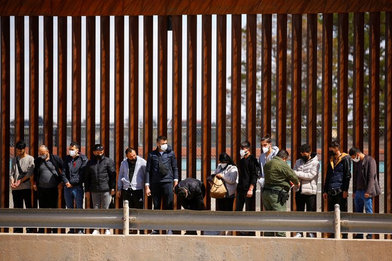 Eagle Pass Border Patrol Agents Encounter Two Large Groups of Migrants in 12 Hours