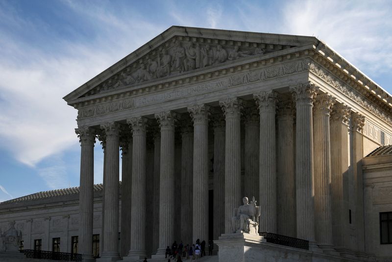 U.S. Supreme Court weighs 'remain in Mexico' immigration dispute