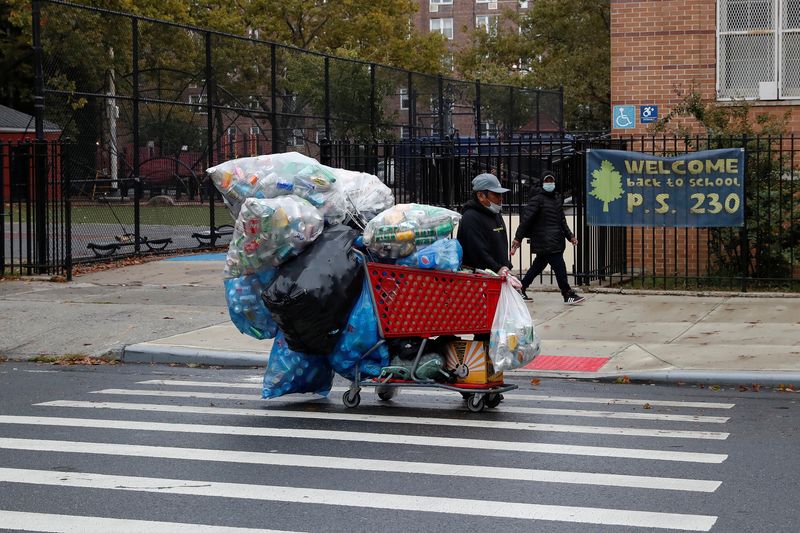 U.S. plastic recycling rate drops to close to 5% - report