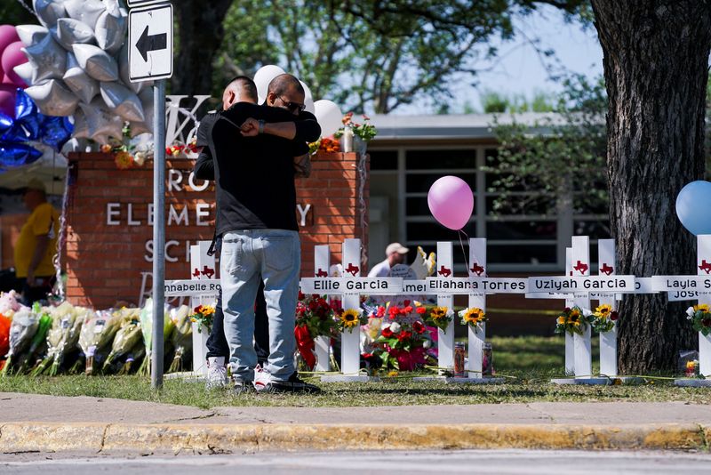 Timeline of events in Texas school shooting