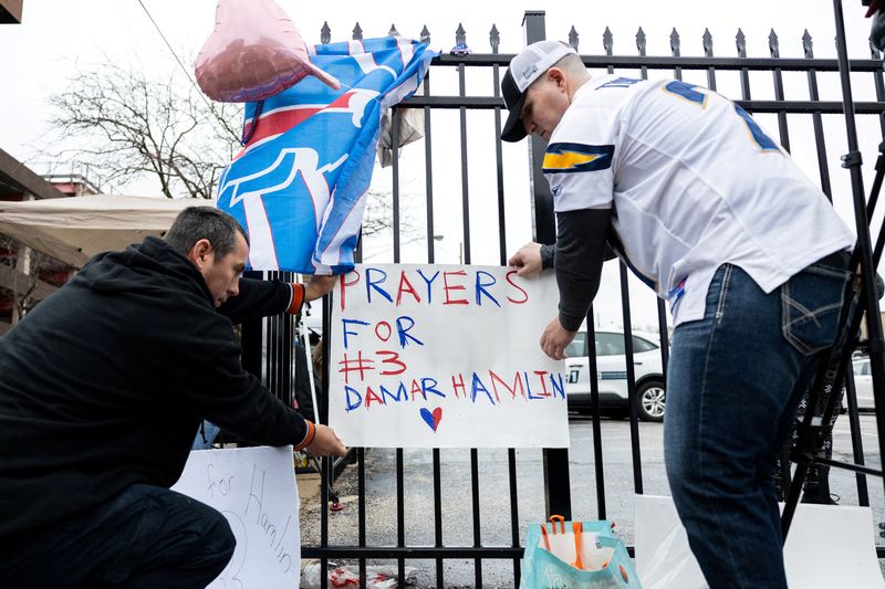 NFL-League cancels Bills-Bengals game where Hamlin was injured