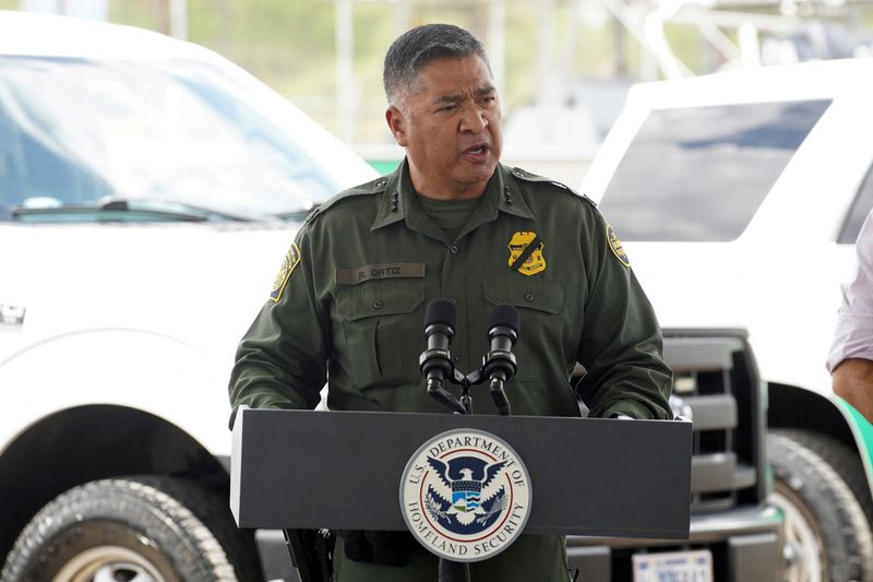 Border Patrol Discovers Nine Illegal Migrants In Texas Manhole