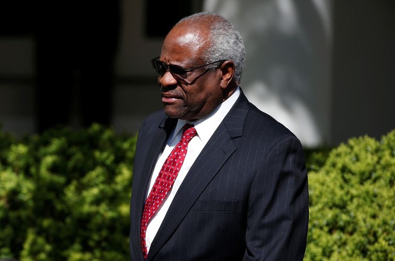 Senate panel urges US chief justice to probe trips by Thomas