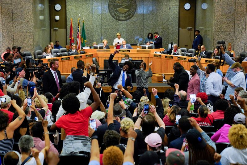 Memphis returns second expelled Tennessee lawmaker back to statehouse