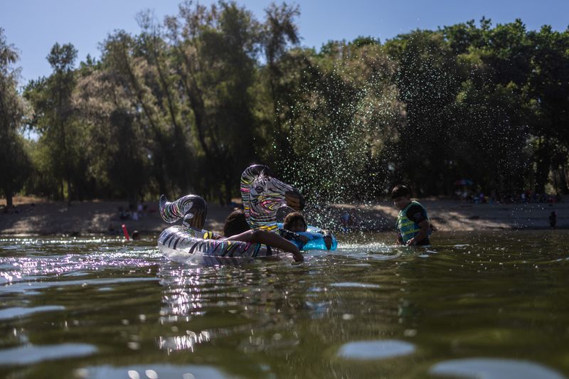 Half of Americans face stifling heat, poor air quality