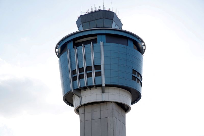 US transportation chief calls New York air traffic staffing 'unacceptable'