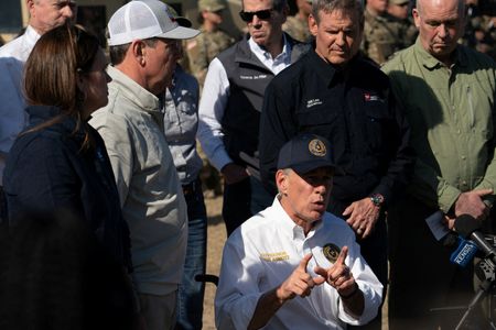 Texas' Abbott, backed by fellow US Republican governors, remains defiant on border