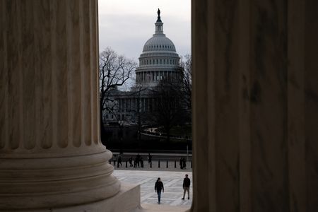 US Senate lurches toward possible early passage of Ukraine aid bill