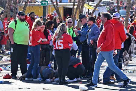 Taylor Swift donates $100,000 to family of slain Kansas City Chiefs fan