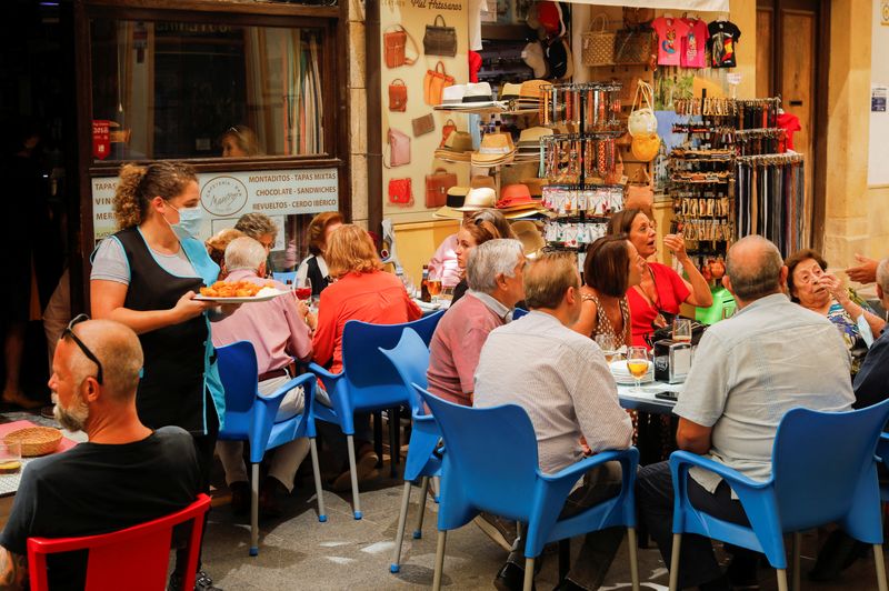 Private sector hiring drives Spanish unemployment to pre-financial crisis levels