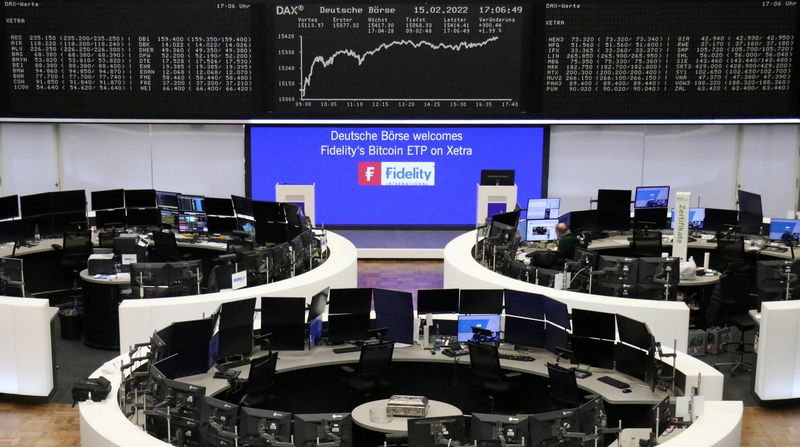 European shares inch higher on strong commodity shares; geopolitics in focus