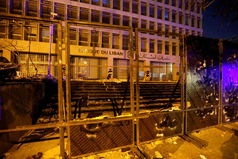 Lebanon parliament extends lifting of bank secrecy to audit cenbank