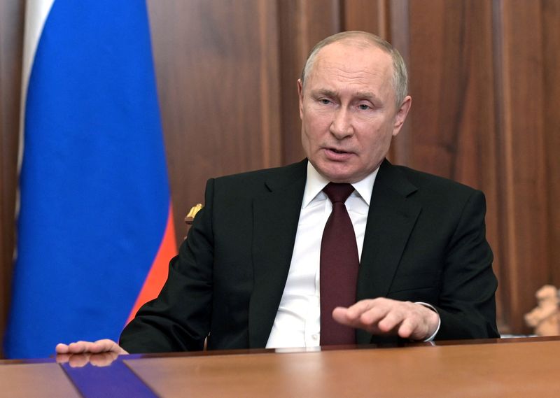 Russia's Putin pledges uninterrupted gas supplies as sanctions loom