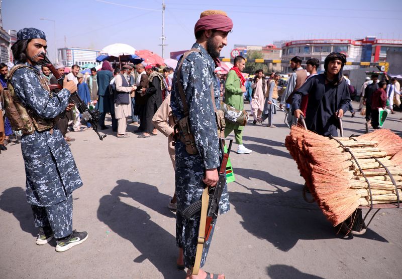 Paralysed banking system pushing Afghanistan towards collapse - Red Cross