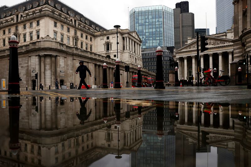 BoE's Saunders says Ukraine impact on rate decisions unclear
