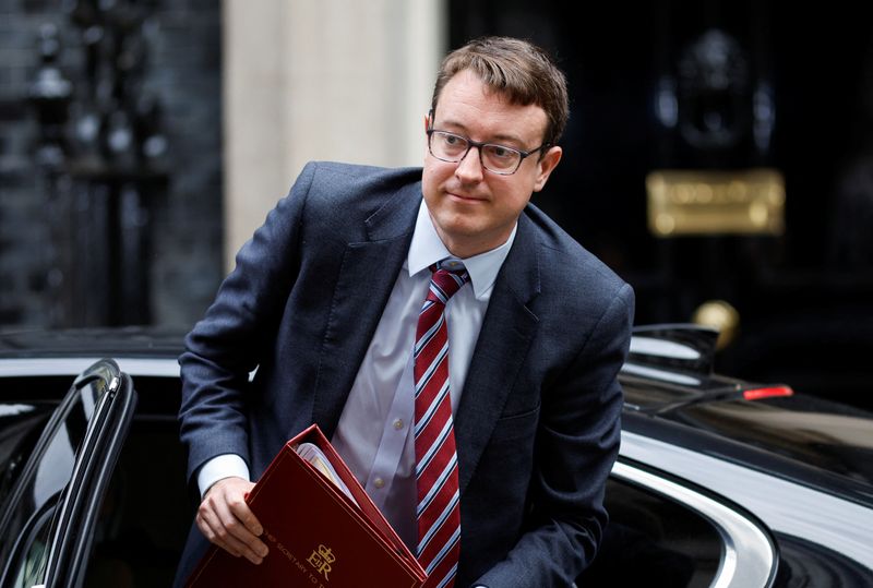 UK minister warns public sector workers not to expect above-inflation pay rises