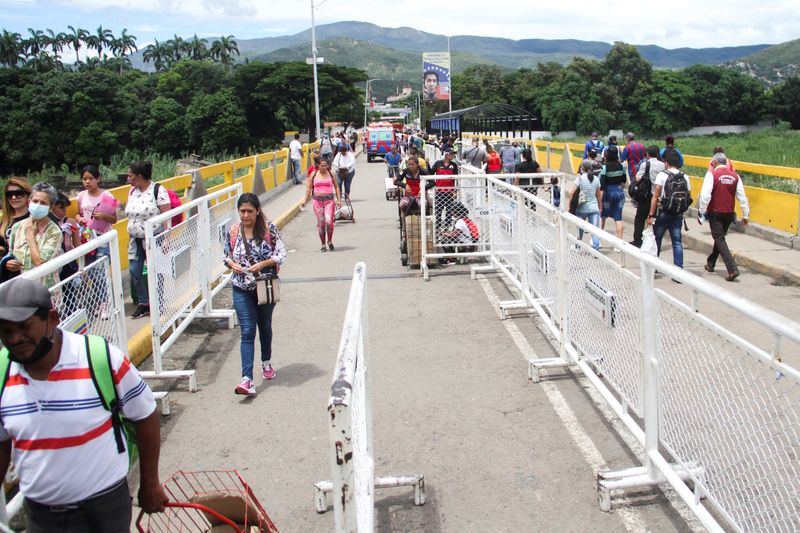 At Colombia-Venezuela border, a trade revival is eagerly awaited