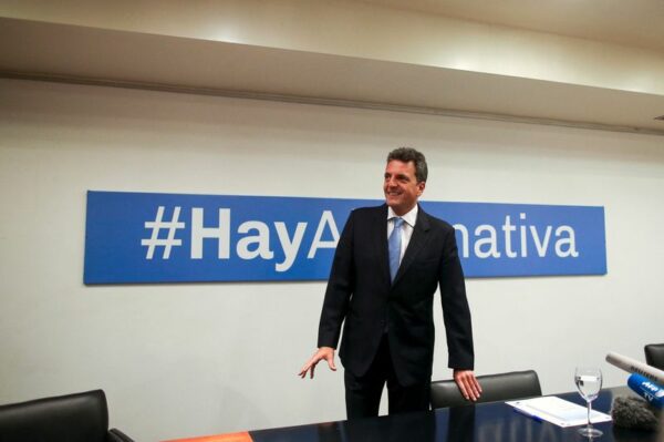 Argentina 'superministry' launch lifts bonds, but uncertainty lingers